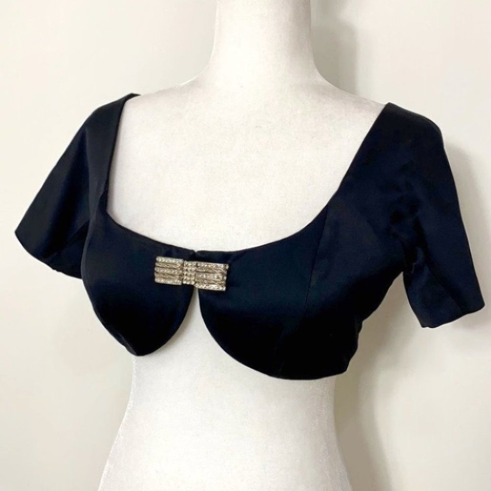 Studio 0001 Ferre Silk Blend Diamond Clasp Short Sleeve Formal Black Crop Top 8